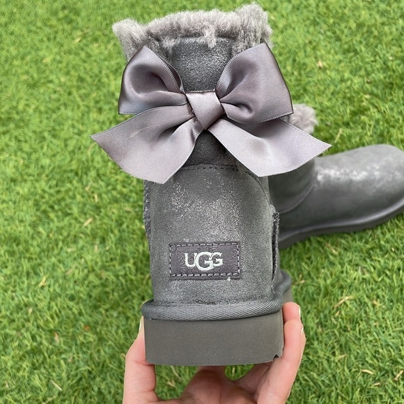 NWT UGG Mini Bailey Bow Glimmer Boot! - Picture 15 of 15